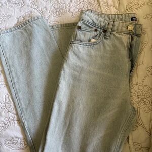 Zara Women's Straight Leg Jeans in Soft Blue